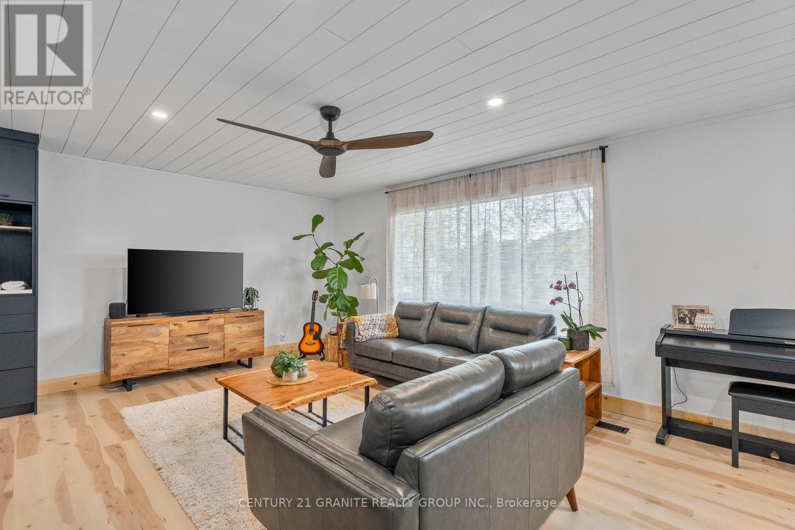 31 Sprucedale Street, Highlands East (Bicroft Ward), Ontario  K0L 1M0 - Photo 16 - X12465476