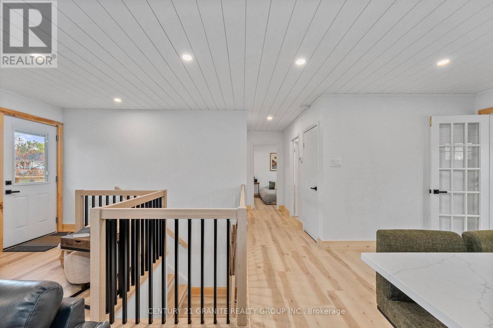 31 Sprucedale Street, Highlands East (Bicroft Ward), Ontario  K0L 1M0 - Photo 17 - X12465476