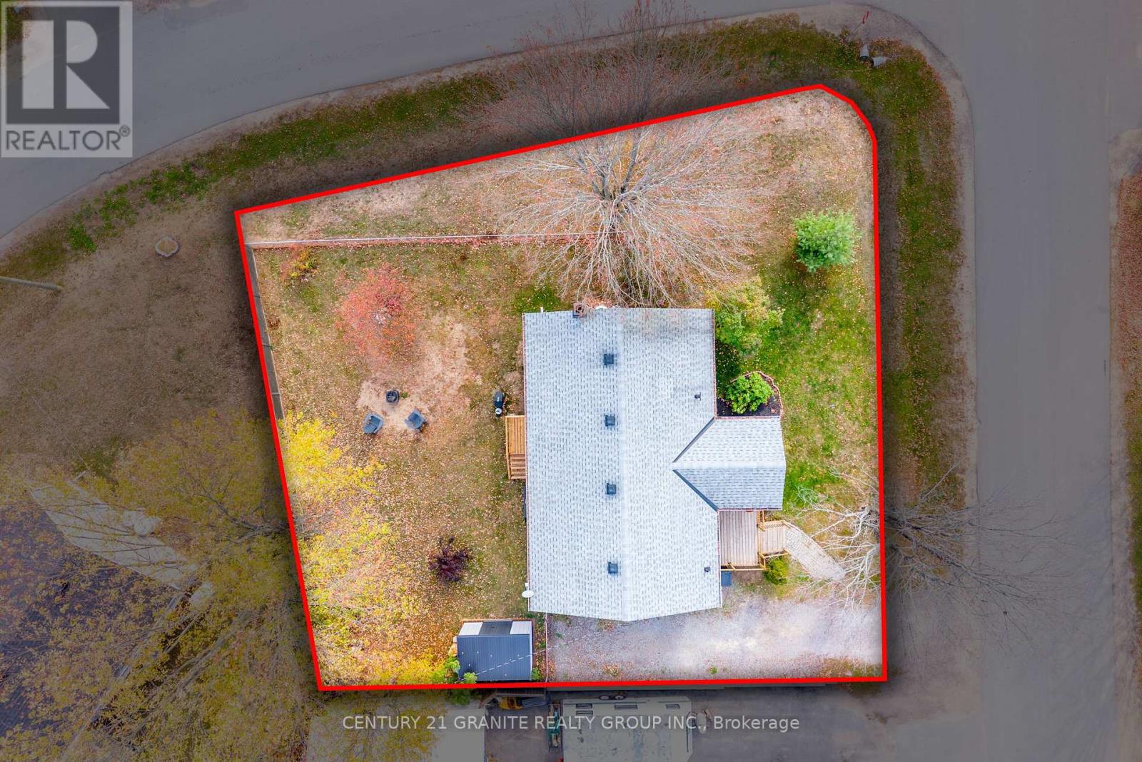 31 Sprucedale Street, Highlands East (Bicroft Ward), Ontario  K0L 1M0 - Photo 3 - X12465476