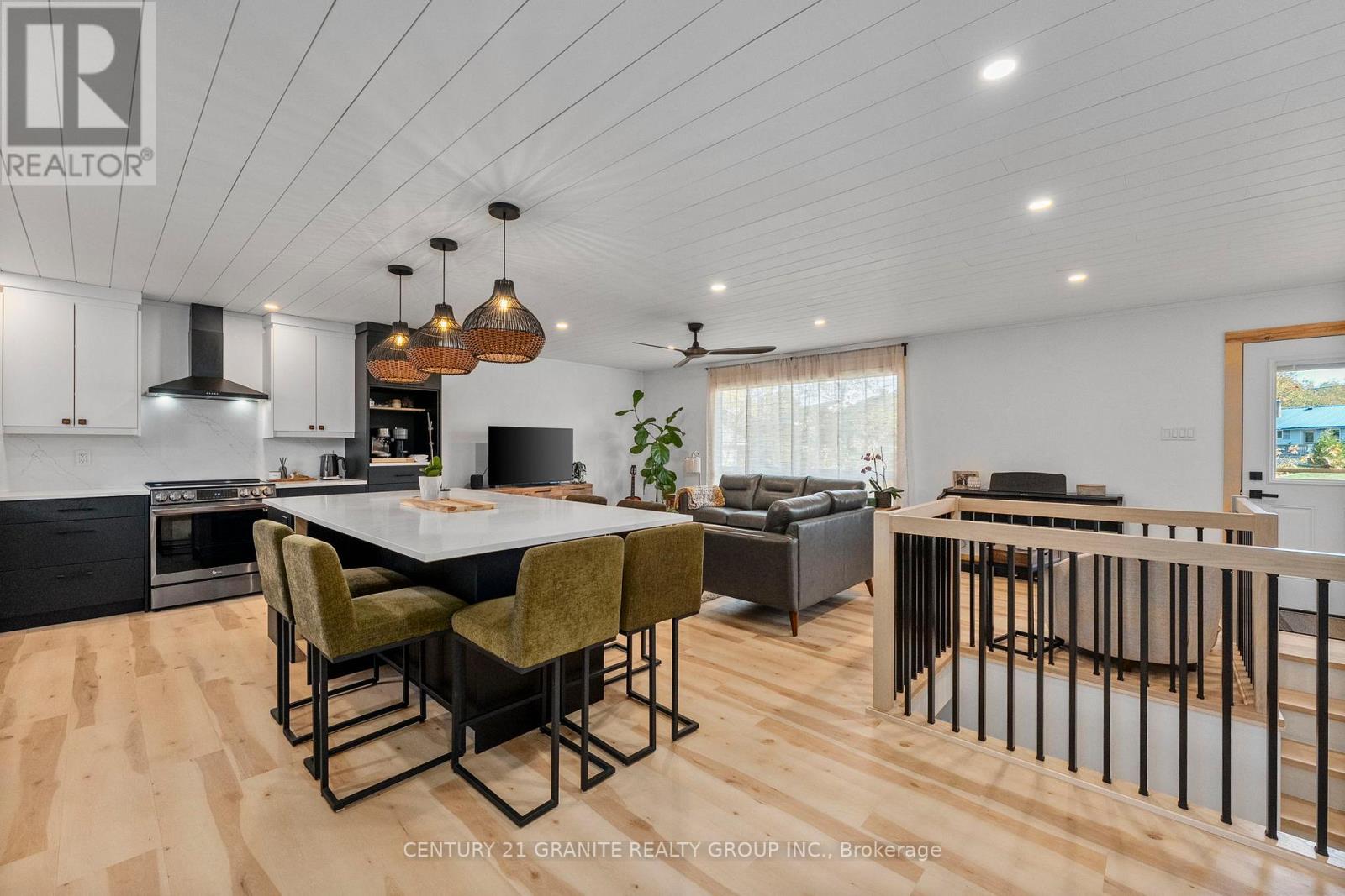 31 Sprucedale Street, Highlands East (Bicroft Ward), Ontario  K0L 1M0 - Photo 6 - X12465476