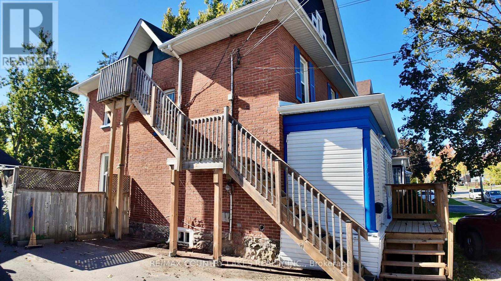 7 Melbourne Street E, Kawartha Lakes (Lindsay), Ontario  K9V 1X2 - Photo 33 - X12465470