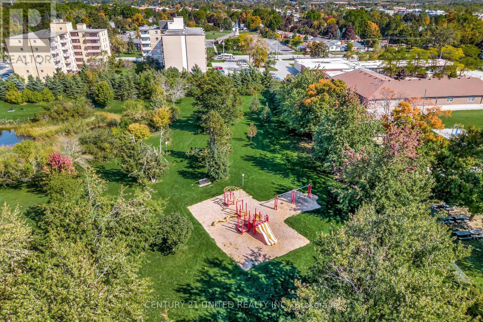 63 Fallingbrook Crescent, Kawartha Lakes (Lindsay), Ontario  K9V 0B3 - Photo 11 - X12465709