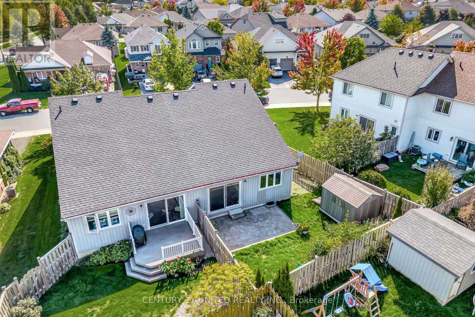 63 Fallingbrook Crescent, Kawartha Lakes (Lindsay), Ontario  K9V 0B3 - Photo 12 - X12465709