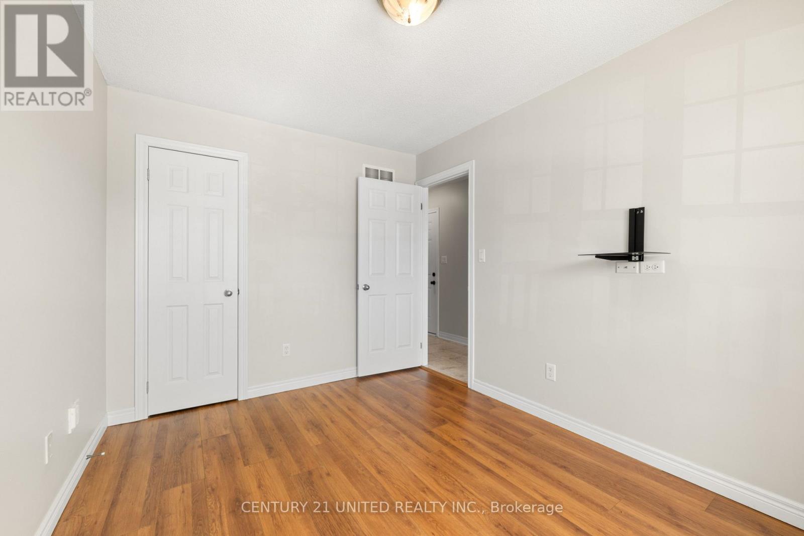 63 Fallingbrook Crescent, Kawartha Lakes (Lindsay), Ontario  K9V 0B3 - Photo 22 - X12465709