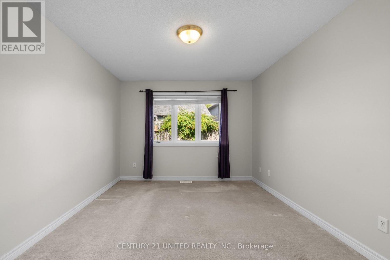 63 Fallingbrook Crescent, Kawartha Lakes (Lindsay), Ontario  K9V 0B3 - Photo 31 - X12465709