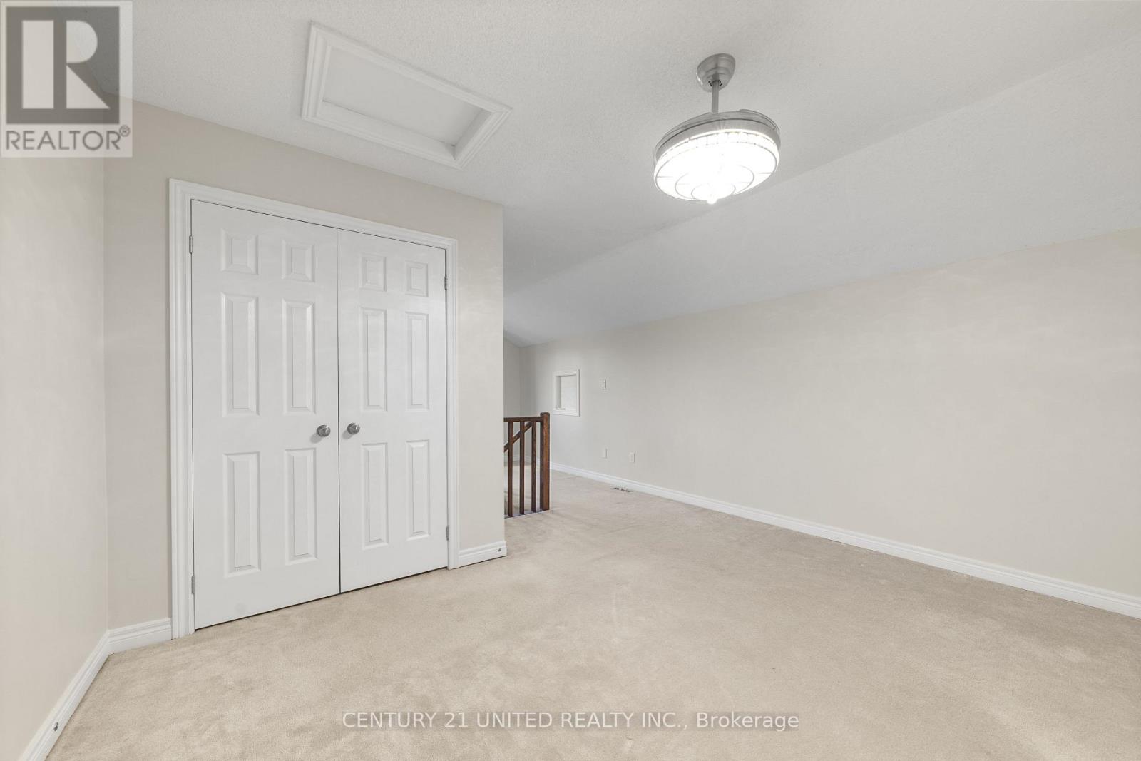 63 Fallingbrook Crescent, Kawartha Lakes (Lindsay), Ontario  K9V 0B3 - Photo 37 - X12465709