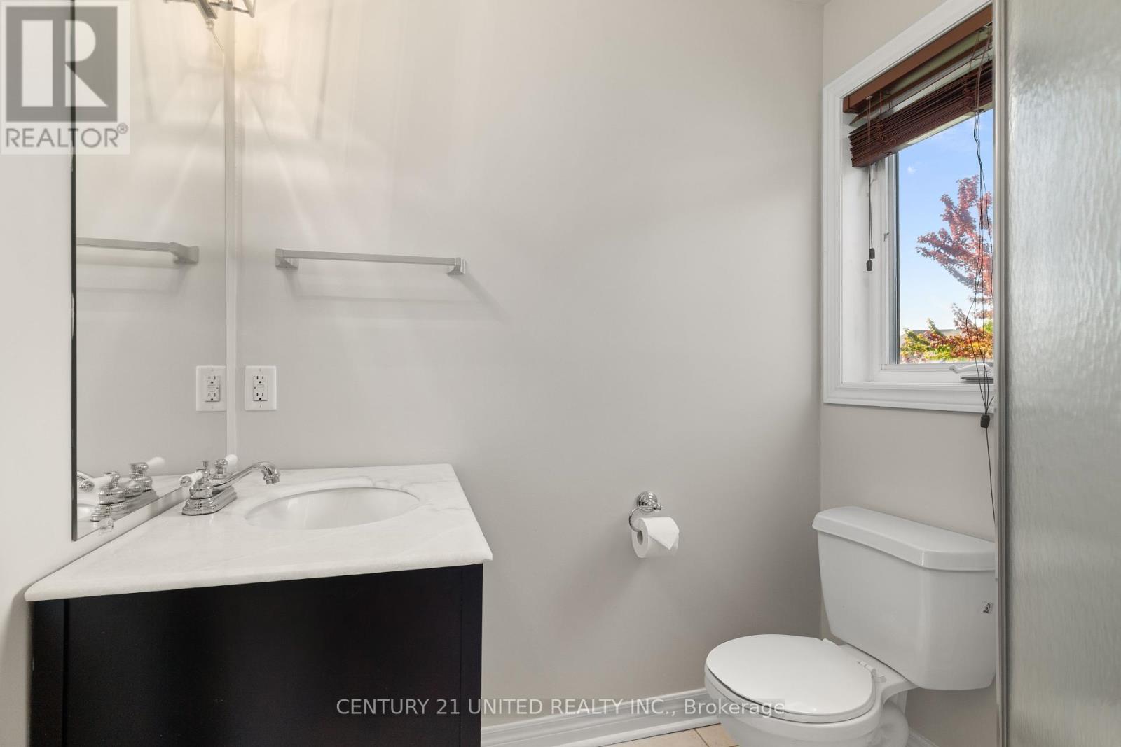 63 Fallingbrook Crescent, Kawartha Lakes (Lindsay), Ontario  K9V 0B3 - Photo 39 - X12465709