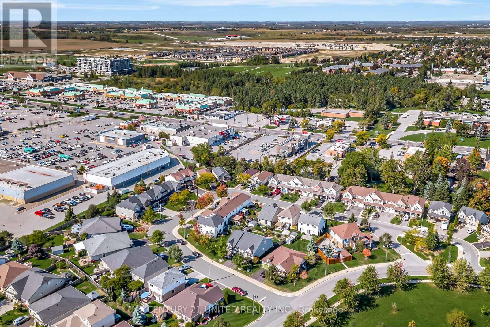 63 Fallingbrook Crescent, Kawartha Lakes (Lindsay), Ontario  K9V 0B3 - Photo 4 - X12465709