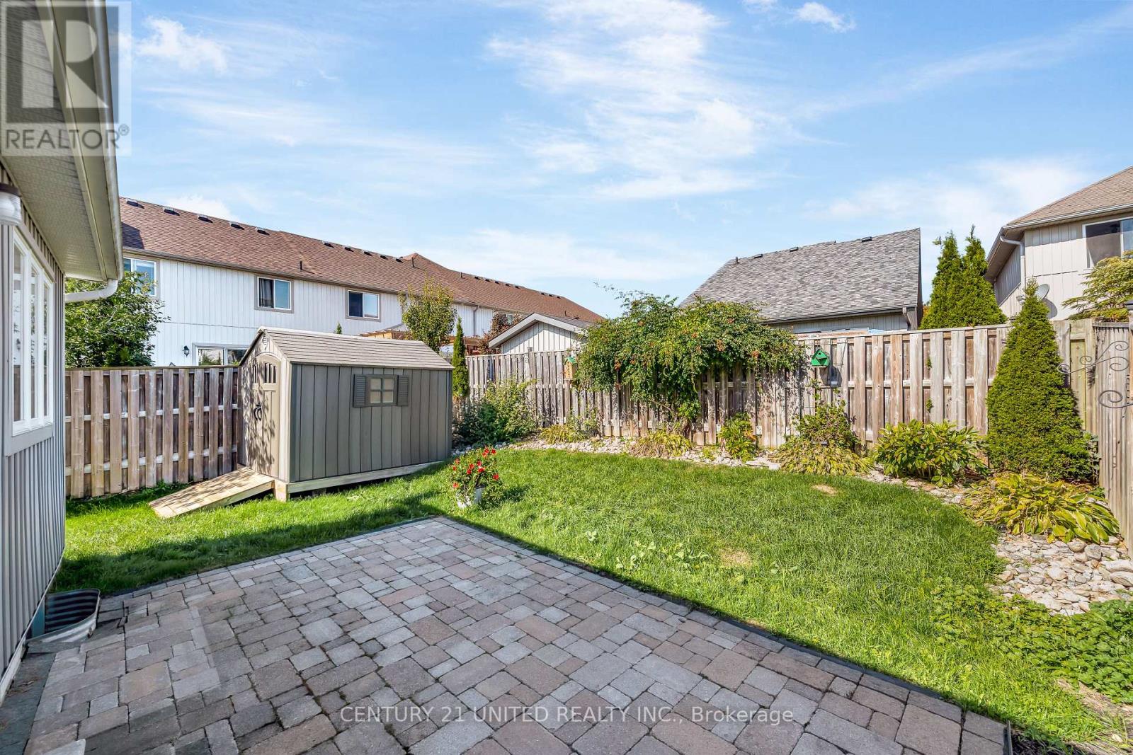 63 Fallingbrook Crescent, Kawartha Lakes (Lindsay), Ontario  K9V 0B3 - Photo 43 - X12465709