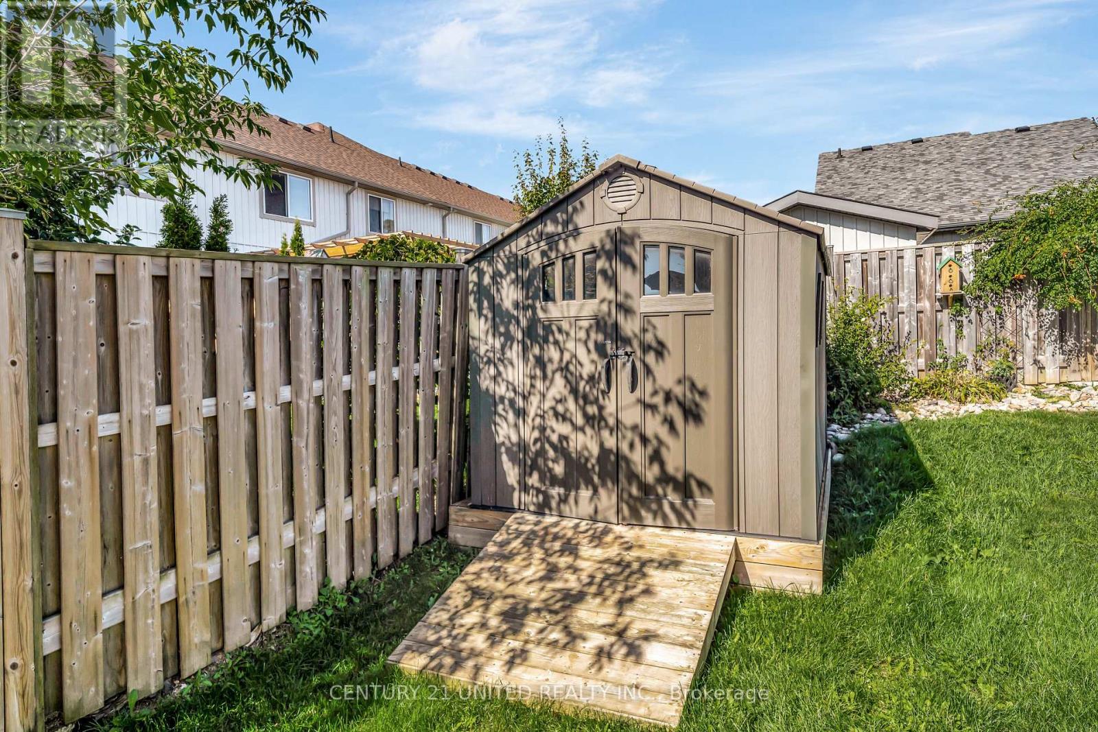 63 Fallingbrook Crescent, Kawartha Lakes (Lindsay), Ontario  K9V 0B3 - Photo 45 - X12465709