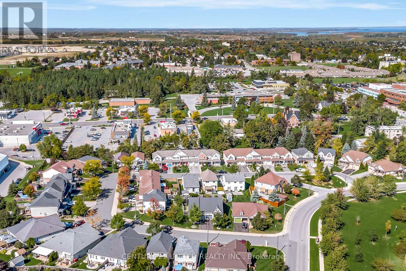 63 Fallingbrook Crescent, Kawartha Lakes (Lindsay), Ontario  K9V 0B3 - Photo 5 - X12465709