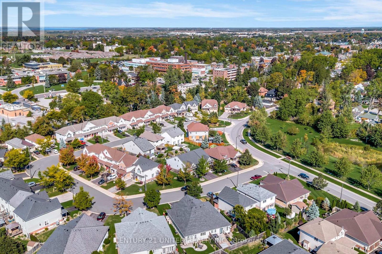 63 Fallingbrook Crescent, Kawartha Lakes (Lindsay), Ontario  K9V 0B3 - Photo 6 - X12465709