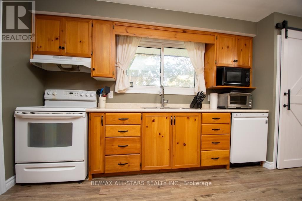 25 Maryknoll Avenue, Kawartha Lakes (Lindsay), Ontario  K9V 1A7 - Photo 14 - X12466084