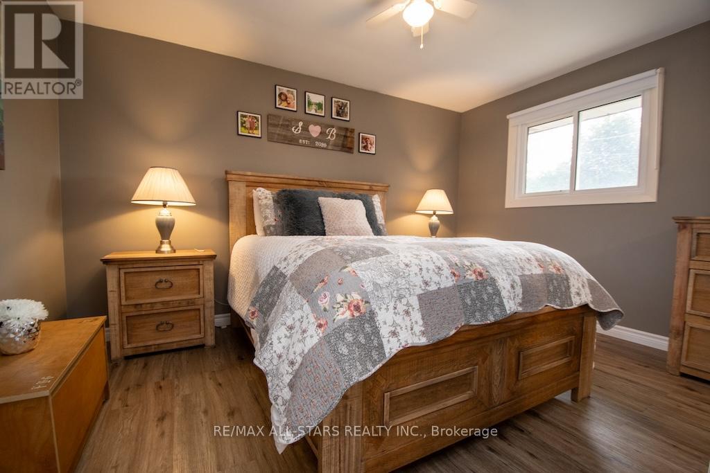 25 Maryknoll Avenue, Kawartha Lakes (Lindsay), Ontario  K9V 1A7 - Photo 16 - X12466084