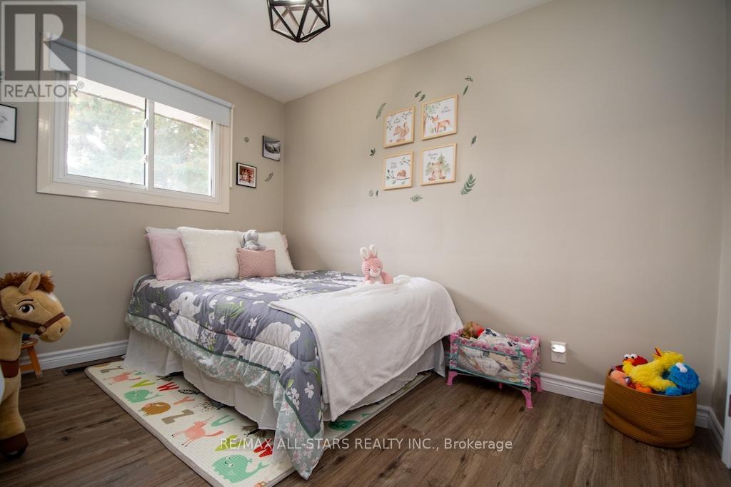 25 Maryknoll Avenue, Kawartha Lakes (Lindsay), Ontario  K9V 1A7 - Photo 20 - X12466084