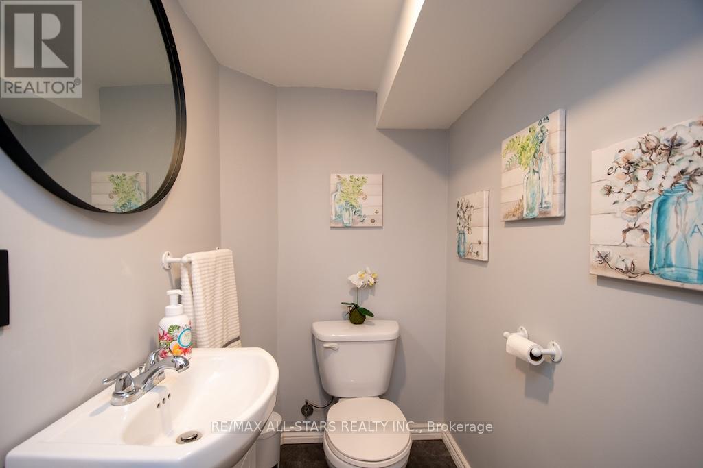 25 Maryknoll Avenue, Kawartha Lakes (Lindsay), Ontario  K9V 1A7 - Photo 28 - X12466084