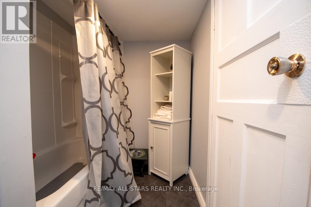 25 Maryknoll Avenue, Kawartha Lakes (Lindsay), Ontario  K9V 1A7 - Photo 30 - X12466084