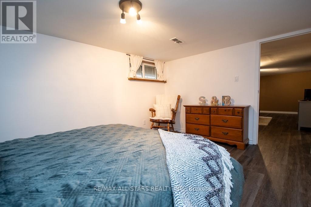 25 Maryknoll Avenue, Kawartha Lakes (Lindsay), Ontario  K9V 1A7 - Photo 32 - X12466084