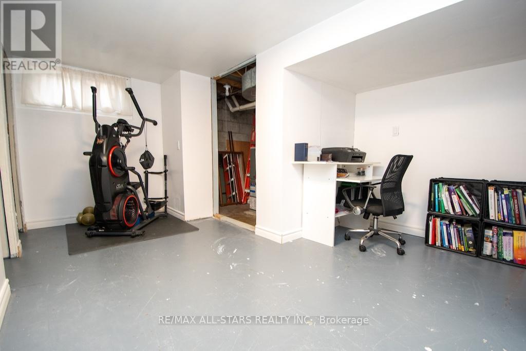 25 Maryknoll Avenue, Kawartha Lakes (Lindsay), Ontario  K9V 1A7 - Photo 33 - X12466084