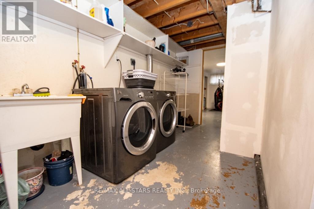 25 Maryknoll Avenue, Kawartha Lakes (Lindsay), Ontario  K9V 1A7 - Photo 34 - X12466084