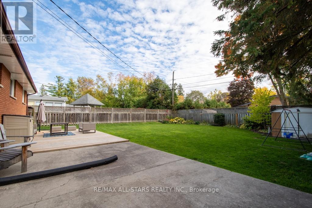 25 Maryknoll Avenue, Kawartha Lakes (Lindsay), Ontario  K9V 1A7 - Photo 37 - X12466084