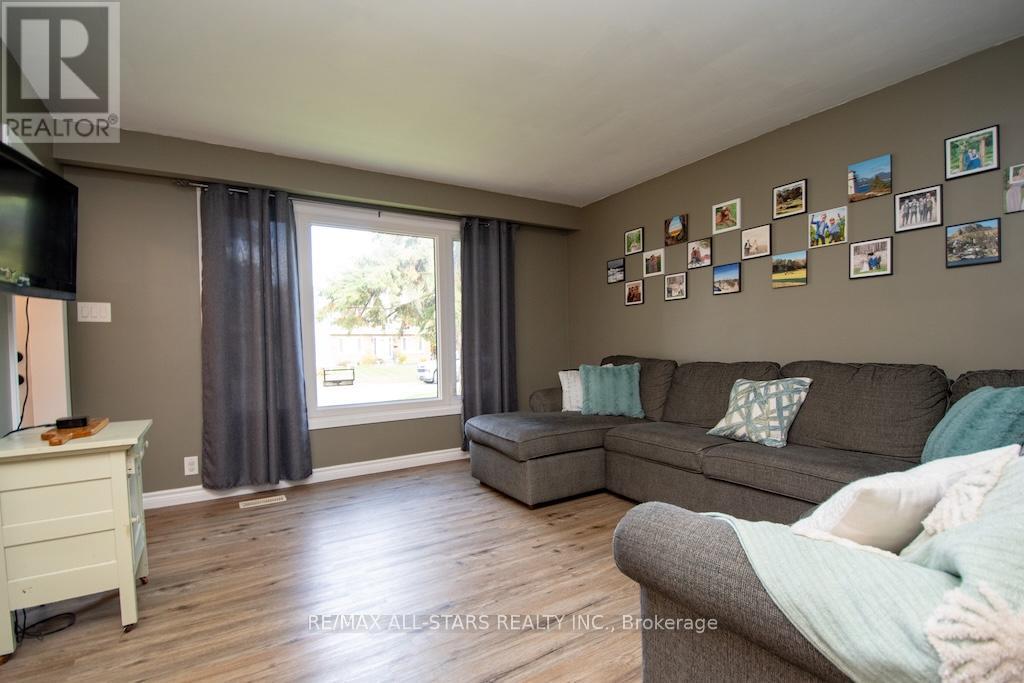 25 Maryknoll Avenue, Kawartha Lakes (Lindsay), Ontario  K9V 1A7 - Photo 4 - X12466084