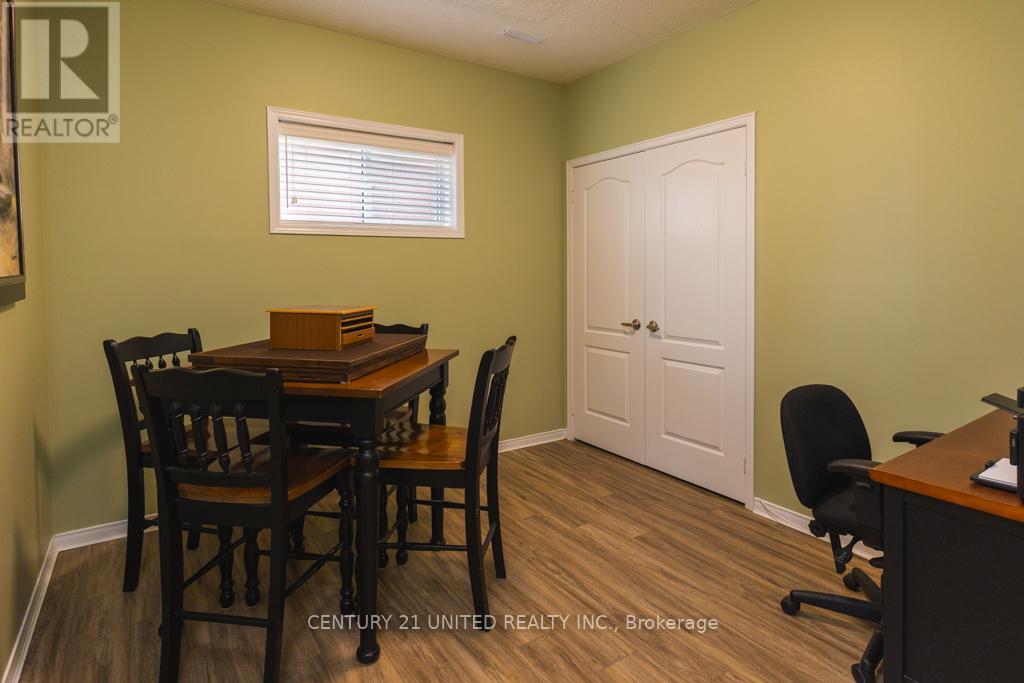 1019 Baker Street, Peterborough (Northcrest Ward 5), Ontario  K9H 7P7 - Photo 16 - X12466522