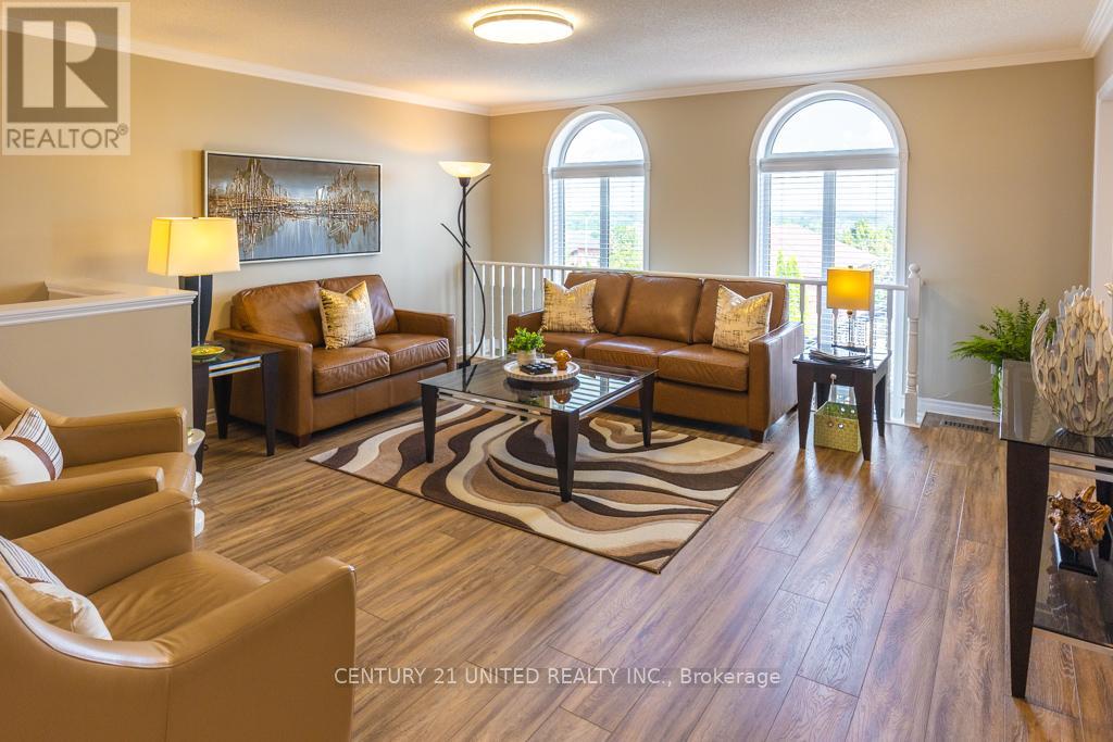 1019 Baker Street, Peterborough (Northcrest Ward 5), Ontario  K9H 7P7 - Photo 2 - X12466522