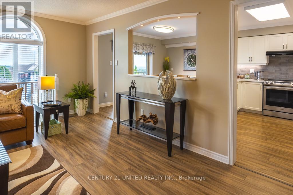 1019 Baker Street, Peterborough (Northcrest Ward 5), Ontario  K9H 7P7 - Photo 5 - X12466522