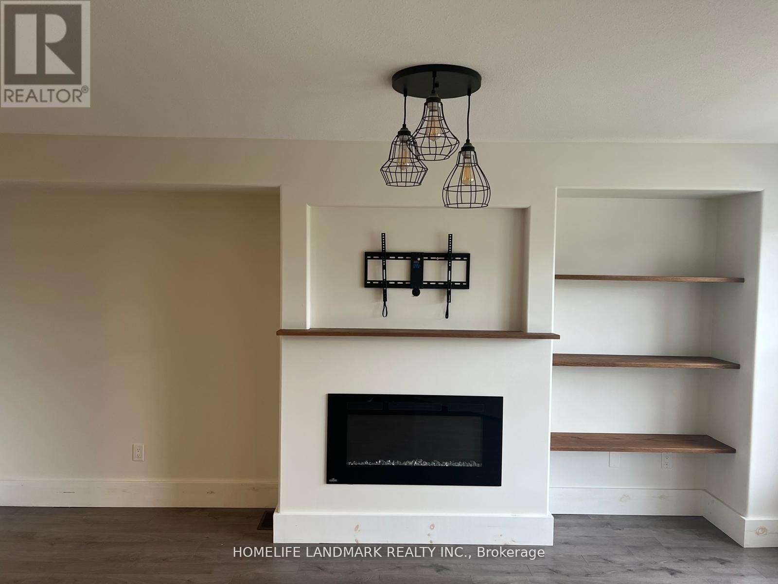794 Broadway Boulevard, Peterborough (Northcrest Ward 5), Ontario  K9H 0H7 - Photo 2 - X12466345