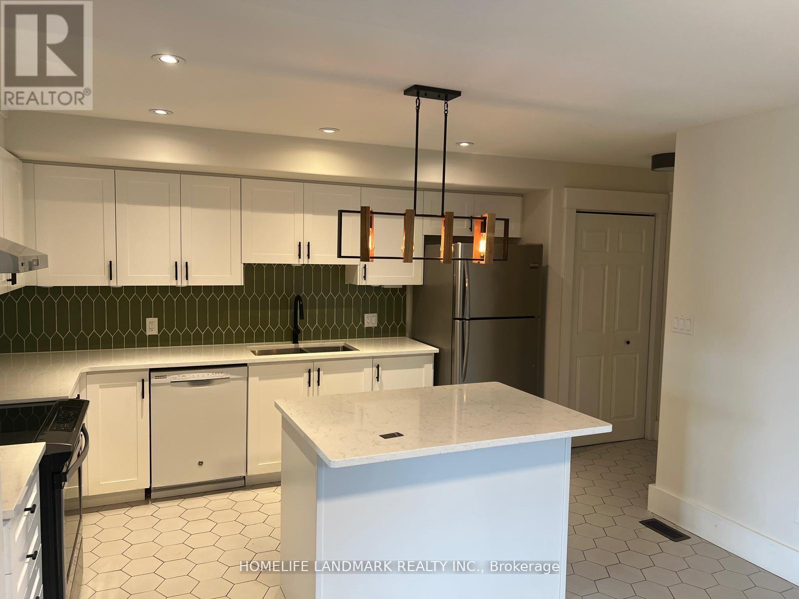 794 Broadway Boulevard, Peterborough (Northcrest Ward 5), Ontario  K9H 0H7 - Photo 3 - X12466345