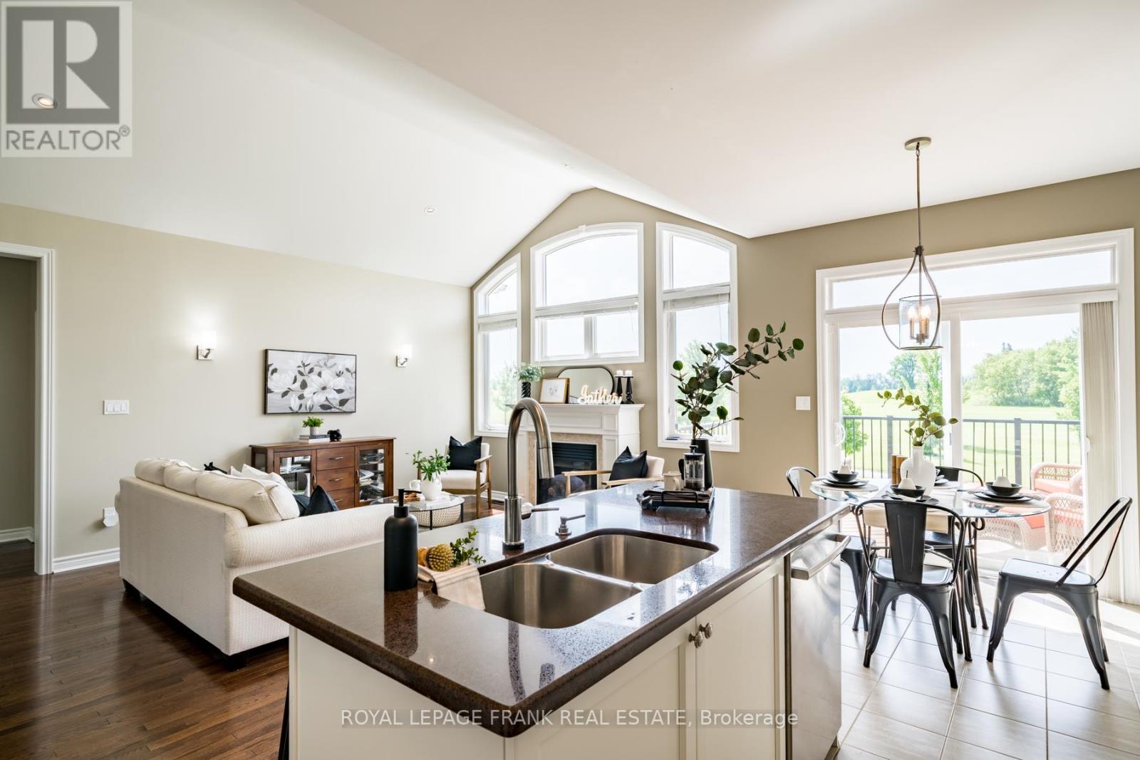 17 Logan Lane, Kawartha Lakes (Lindsay), Ontario  K9V 0L3 - Photo 12 - X12466860