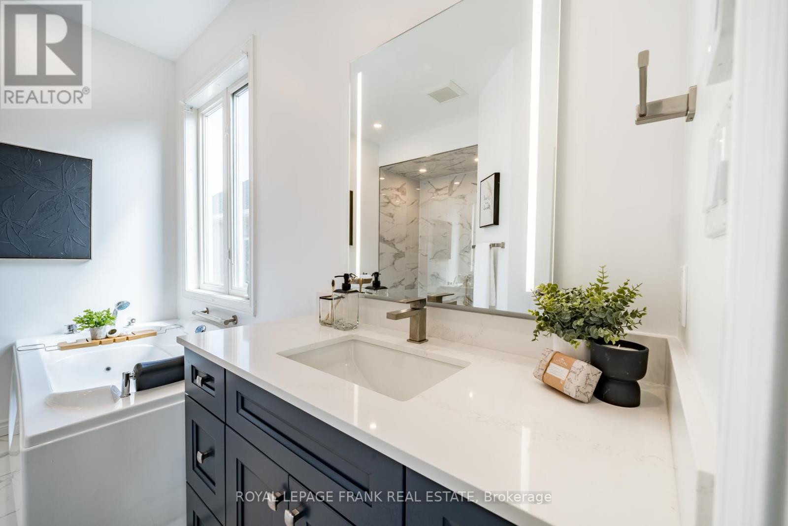 17 Logan Lane, Kawartha Lakes (Lindsay), Ontario  K9V 0L3 - Photo 16 - X12466860