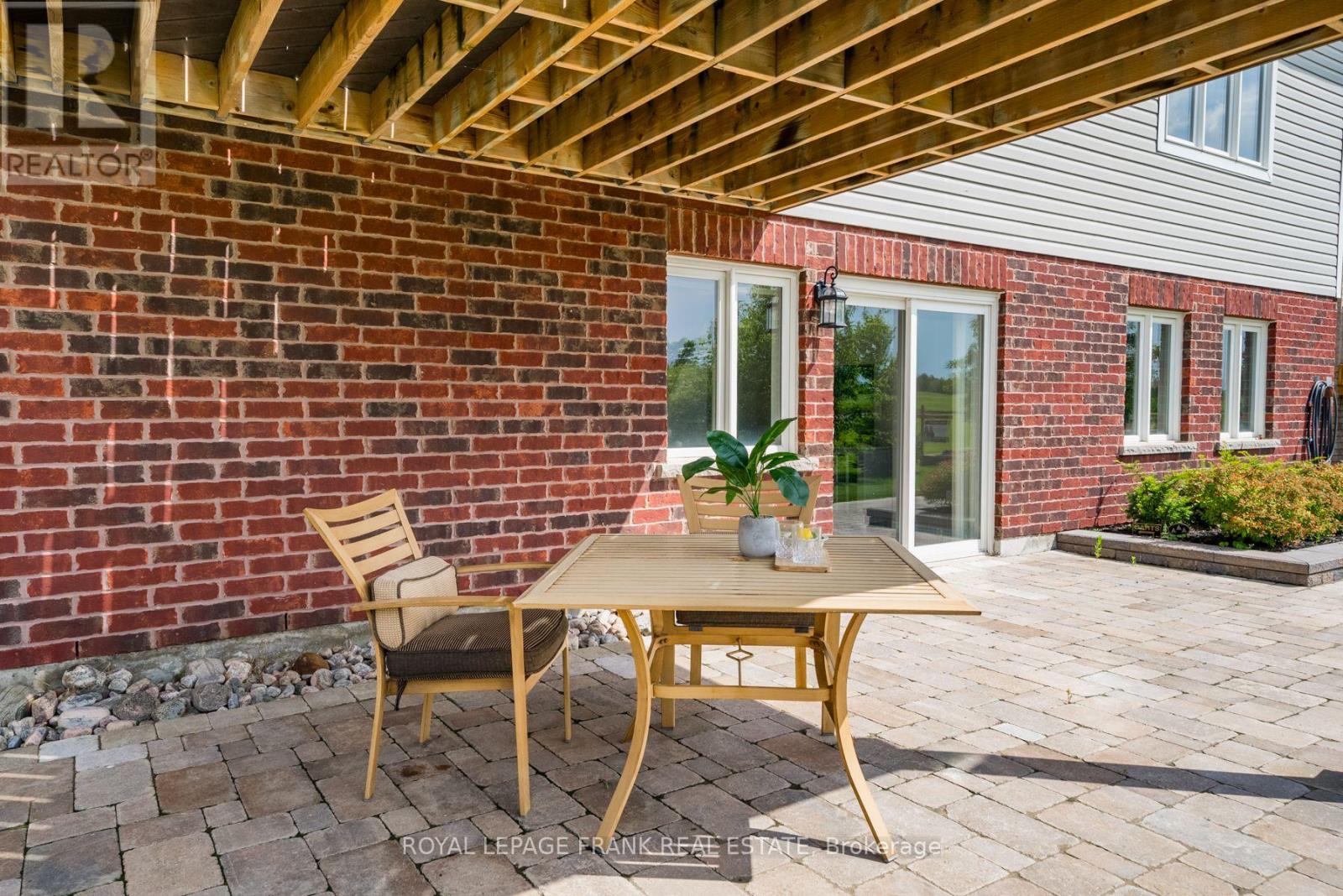 17 Logan Lane, Kawartha Lakes (Lindsay), Ontario  K9V 0L3 - Photo 30 - X12466860