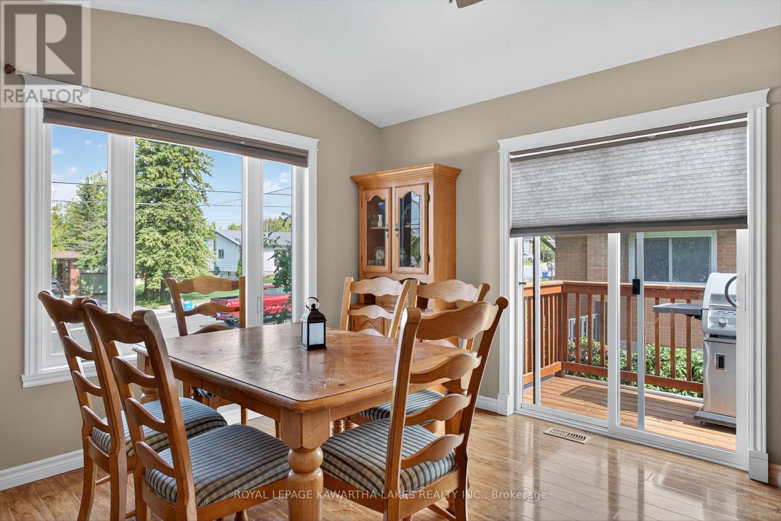 21 Hillside Drive, Kawartha Lakes (Lindsay), Ontario  K9V 1A3 - Photo 11 - X12467476