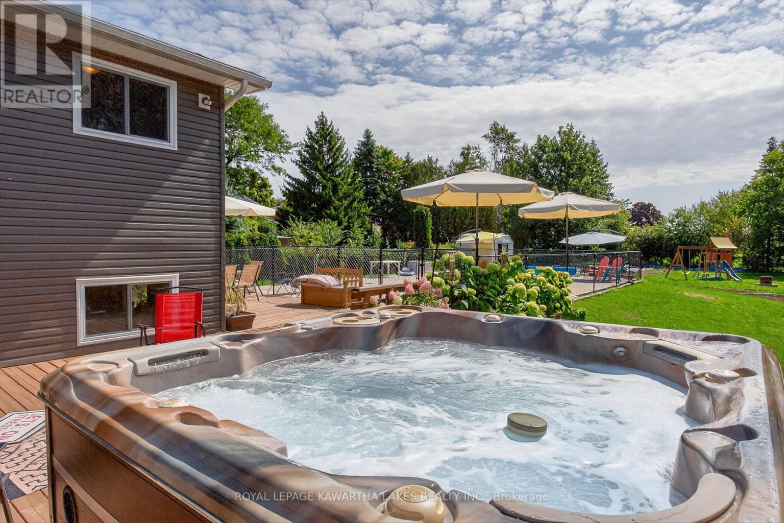 21 Hillside Drive, Kawartha Lakes (Lindsay), Ontario  K9V 1A3 - Photo 31 - X12467476
