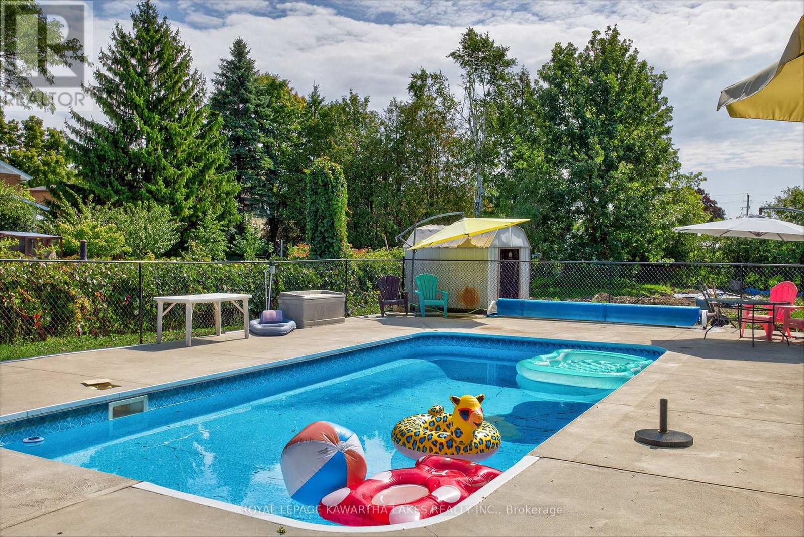 21 Hillside Drive, Kawartha Lakes (Lindsay), Ontario  K9V 1A3 - Photo 34 - X12467476