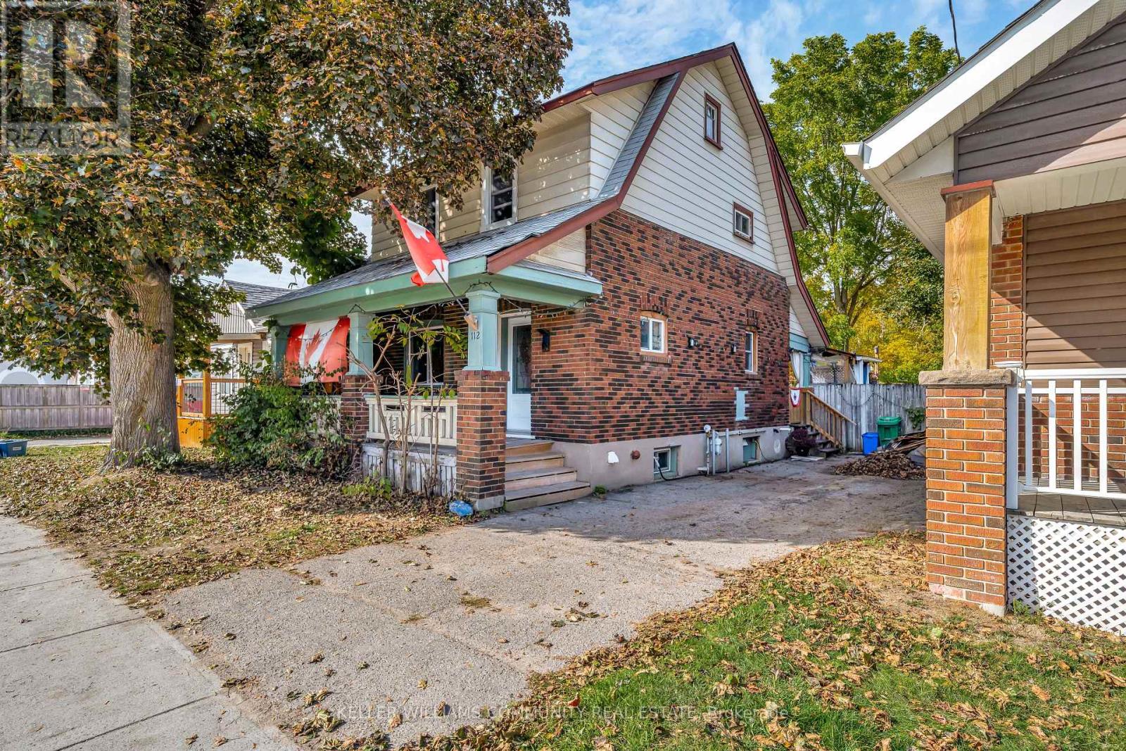 112 Lansdowne Street W, Peterborough (Town Ward 3), Ontario  K9J 1Y1 - Photo 1 - X12467781