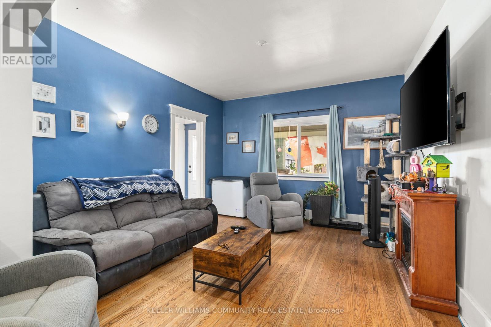 112 Lansdowne Street W, Peterborough (Town Ward 3), Ontario  K9J 1Y1 - Photo 11 - X12467781