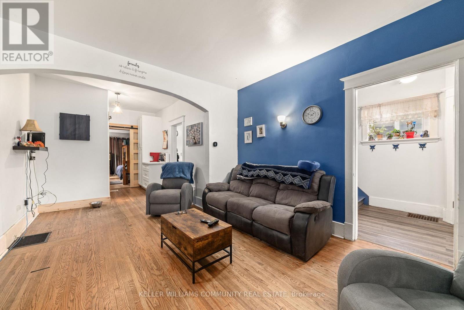 112 Lansdowne Street W, Peterborough (Town Ward 3), Ontario  K9J 1Y1 - Photo 12 - X12467781