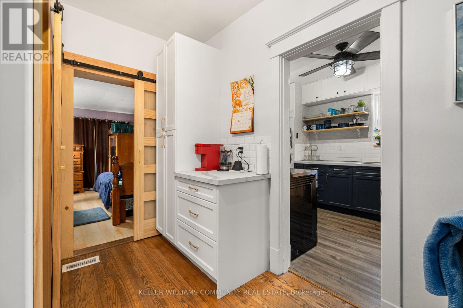 112 Lansdowne Street W, Peterborough (Town Ward 3), Ontario  K9J 1Y1 - Photo 15 - X12467781