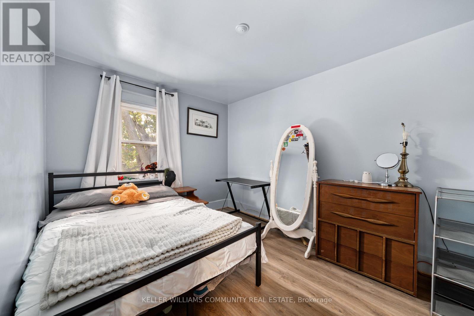112 Lansdowne Street W, Peterborough (Town Ward 3), Ontario  K9J 1Y1 - Photo 24 - X12467781