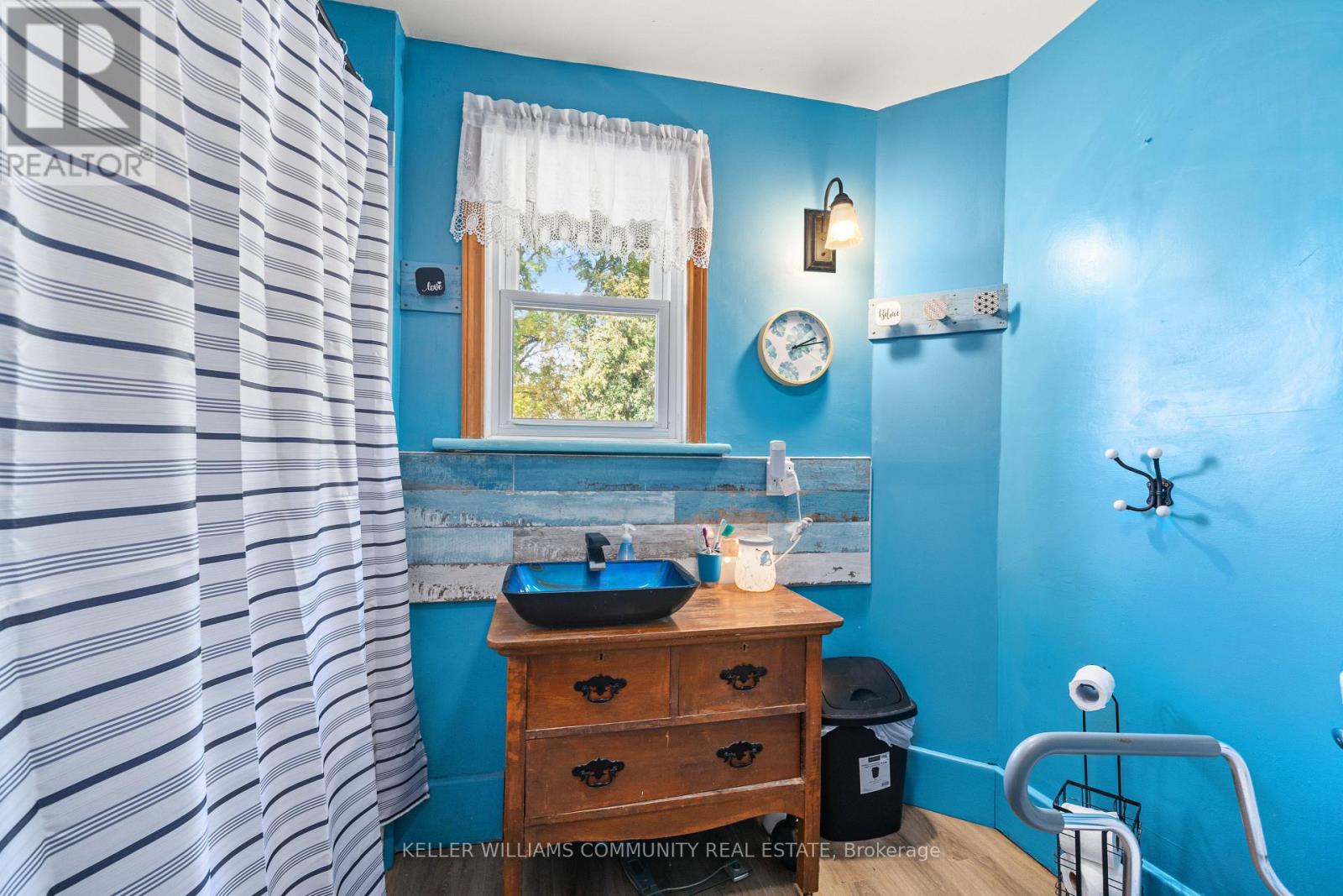 112 Lansdowne Street W, Peterborough (Town Ward 3), Ontario  K9J 1Y1 - Photo 28 - X12467781