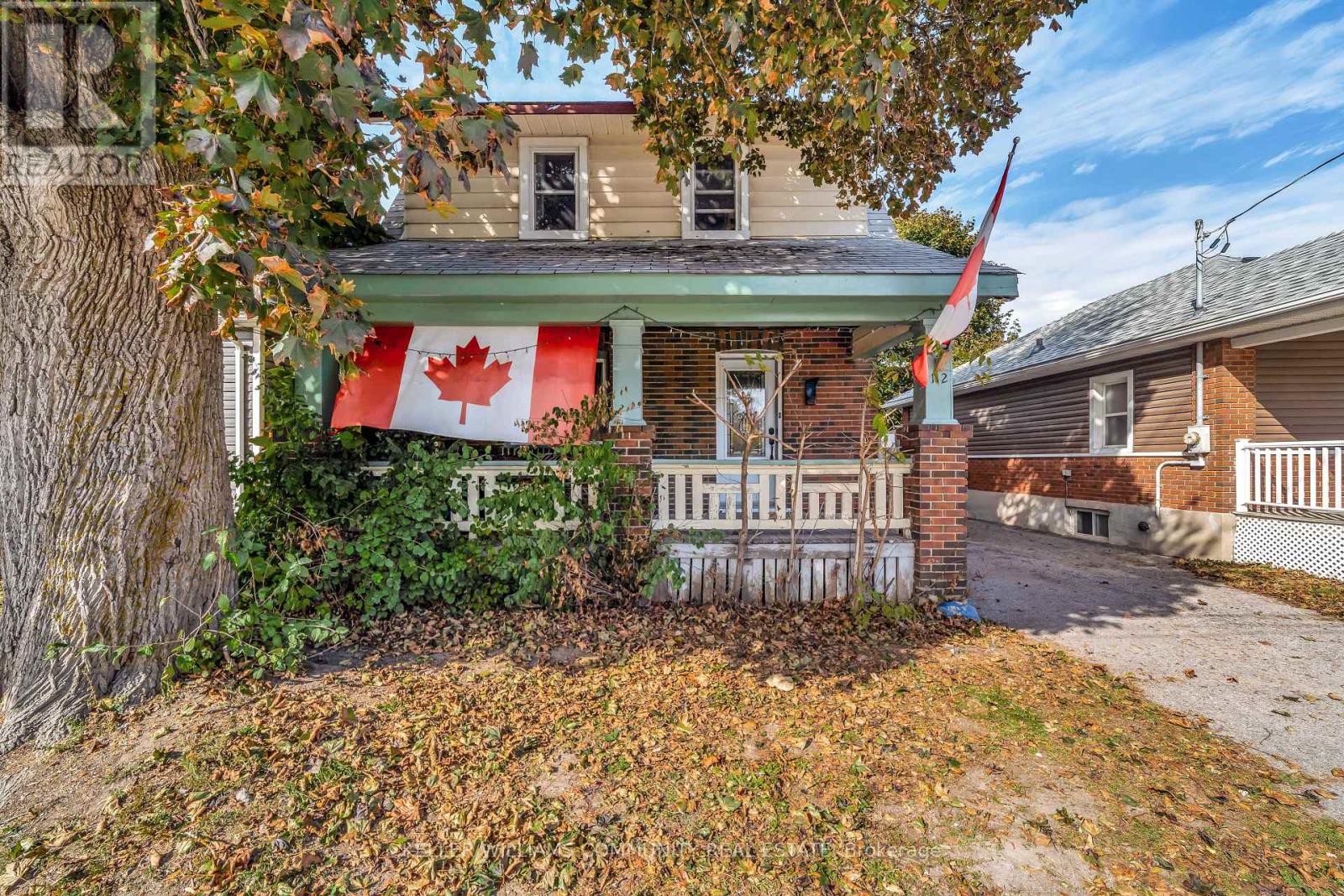 112 Lansdowne Street W, Peterborough (Town Ward 3), Ontario  K9J 1Y1 - Photo 3 - X12467781