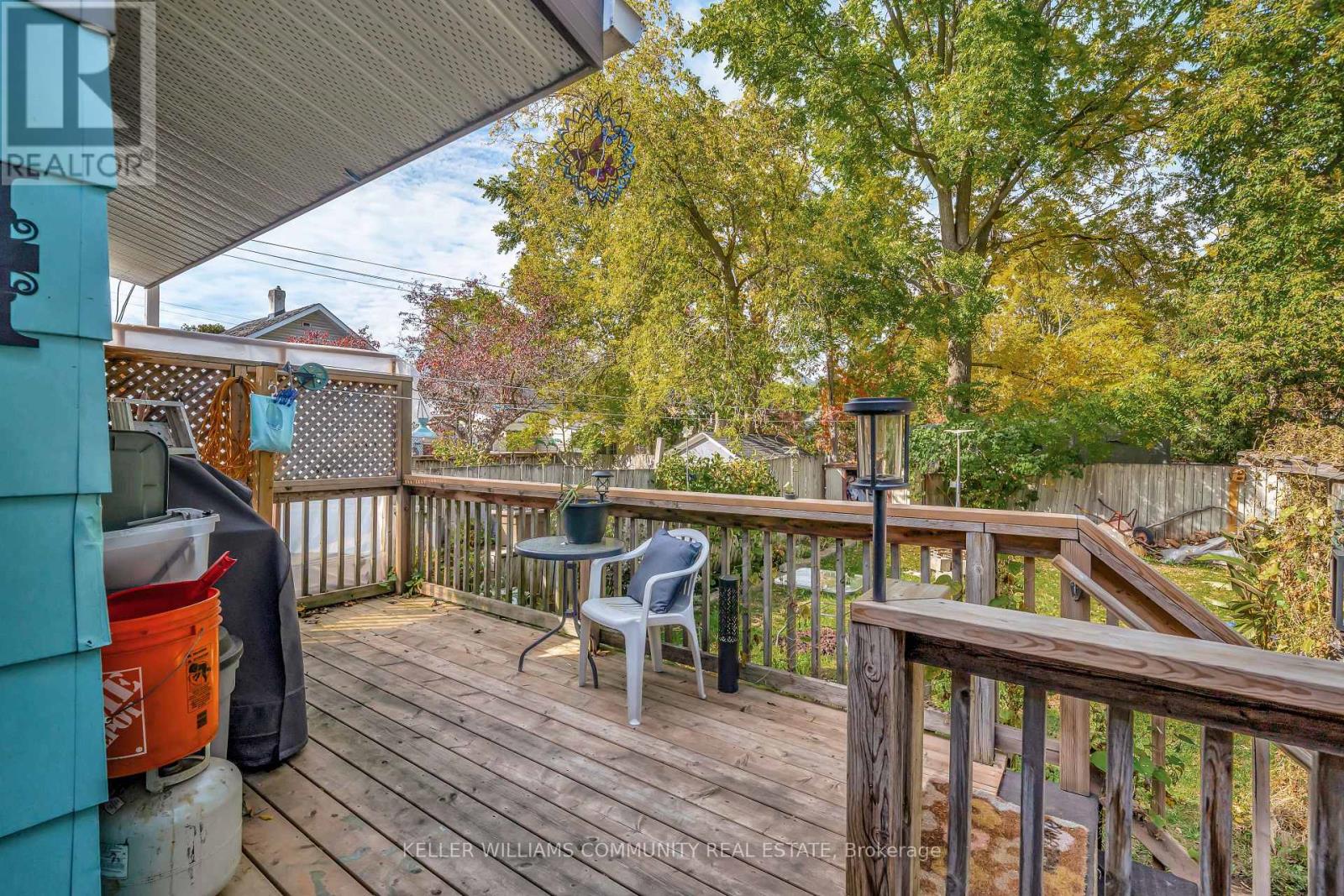 112 Lansdowne Street W, Peterborough (Town Ward 3), Ontario  K9J 1Y1 - Photo 36 - X12467781
