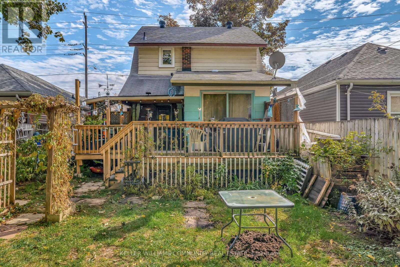 112 Lansdowne Street W, Peterborough (Town Ward 3), Ontario  K9J 1Y1 - Photo 41 - X12467781