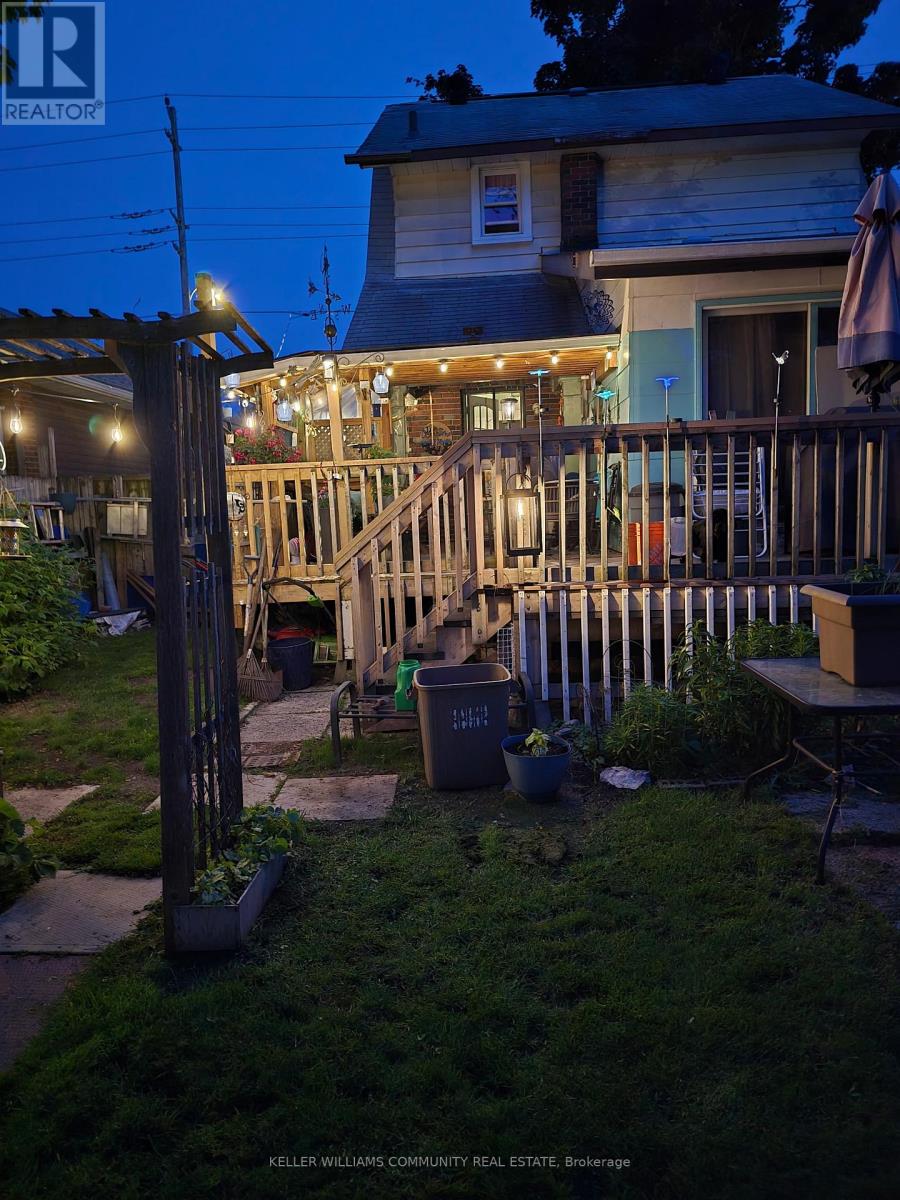 112 Lansdowne Street W, Peterborough (Town Ward 3), Ontario  K9J 1Y1 - Photo 44 - X12467781