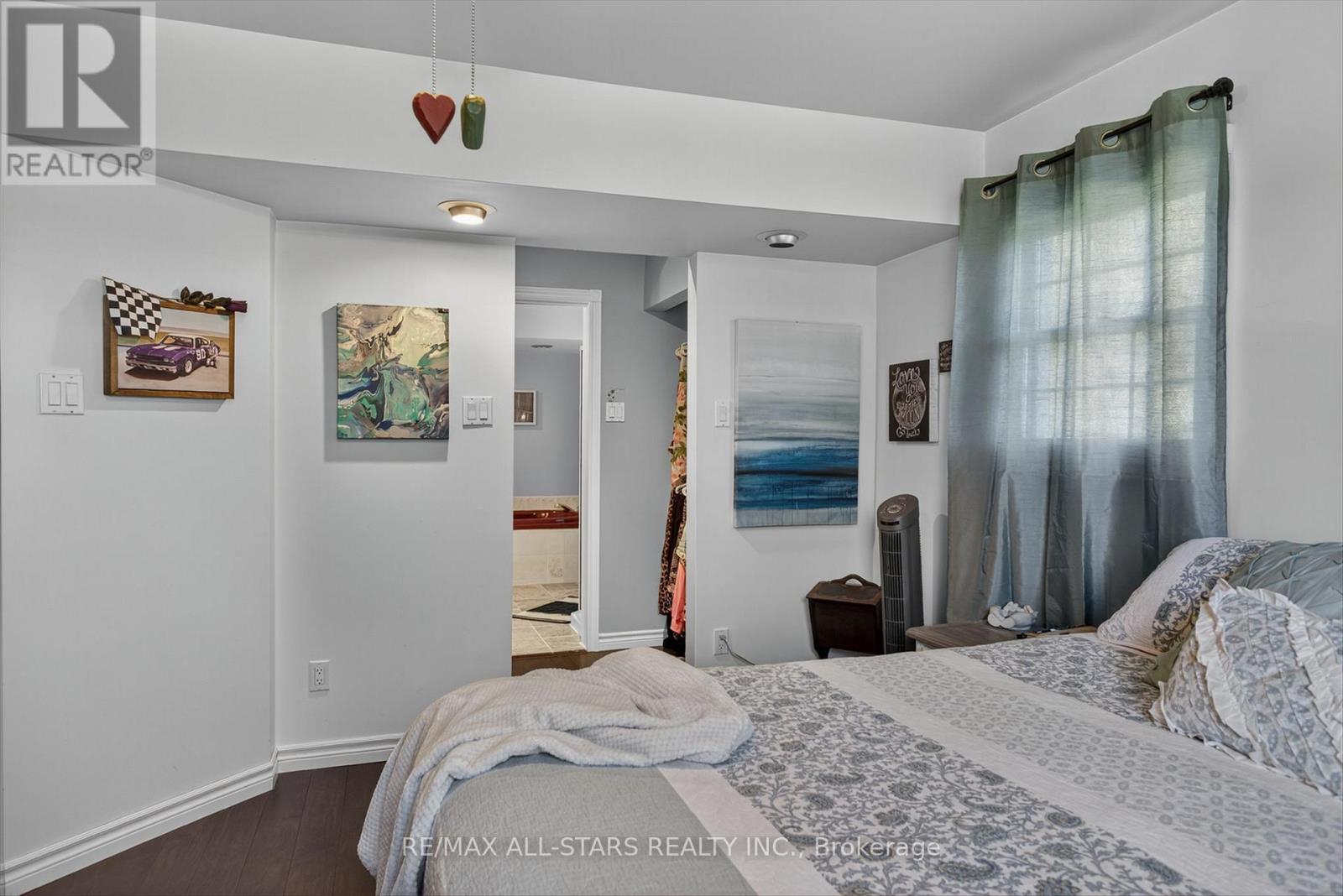 291 Angeline Street N, Kawartha Lakes (Ops), Ontario  K9V 4R1 - Photo 16 - X12467963