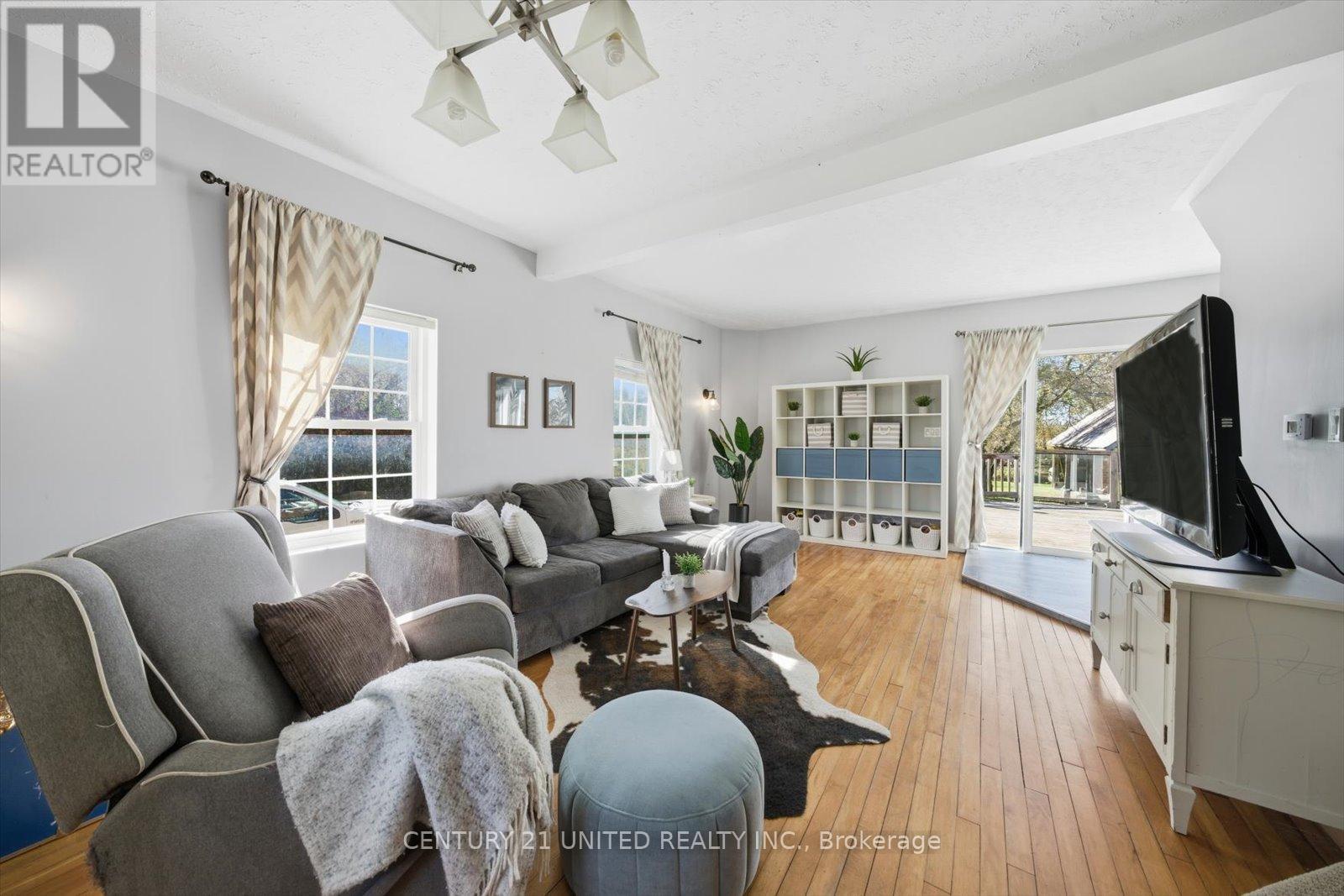 3766 Wallace Point Road, Otonabee-South Monaghan, Ontario  K9J 6Y3 - Photo 10 - X12468013