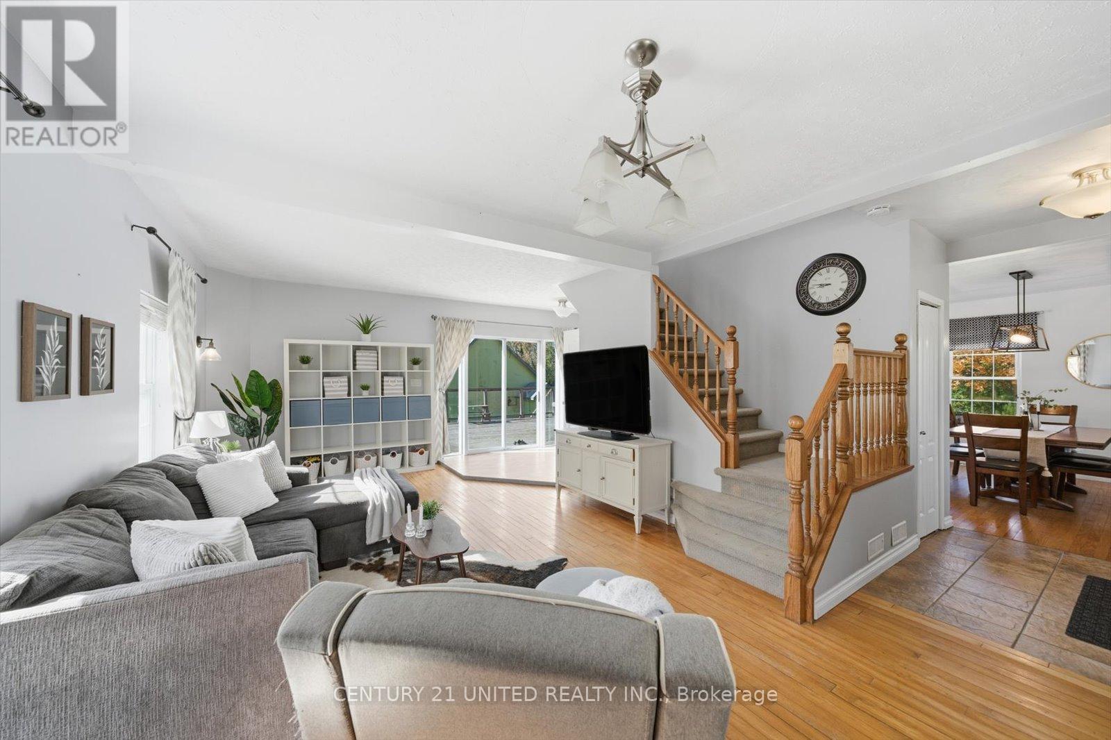 3766 Wallace Point Road, Otonabee-South Monaghan, Ontario  K9J 6Y3 - Photo 11 - X12468013